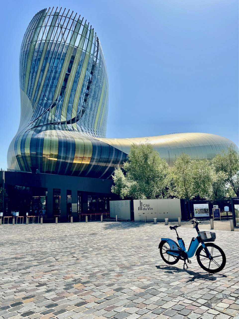 Things to see and do in Bordeaux - walking routes bordeaux wine museum