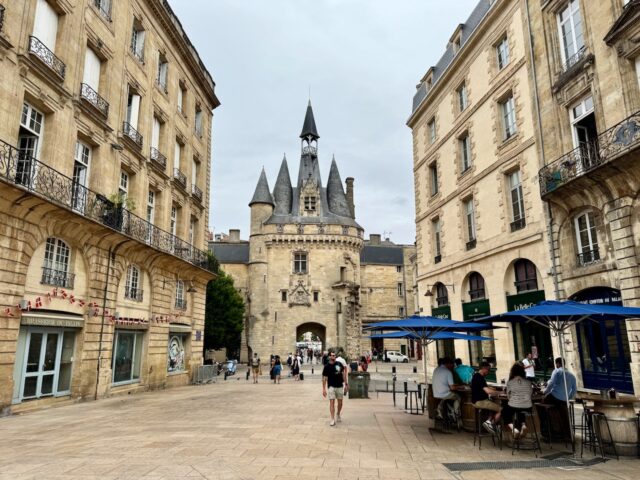 Things to see and do in Bordeaux - walking routes top things to see in bordeaux