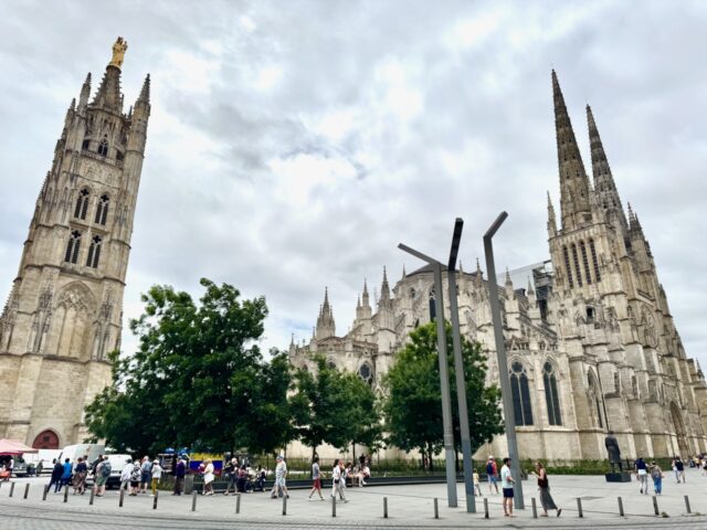 Things to see and do in Bordeaux - walking routes how to spend two days in bordeaux