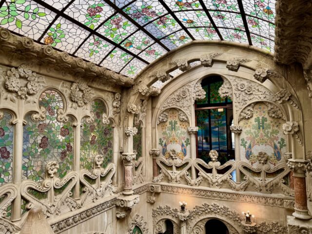 catalan modernist architecture walk reus