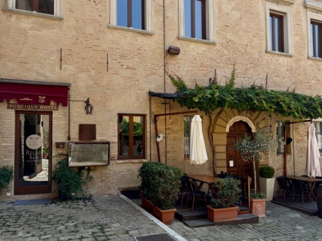where to stay in gradara